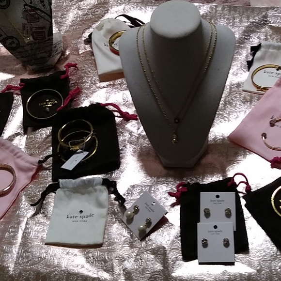 ⏬NWOT KATE SPADE DOUBLE PEARL NECKLACE W/BAG - Picture 3 of 13